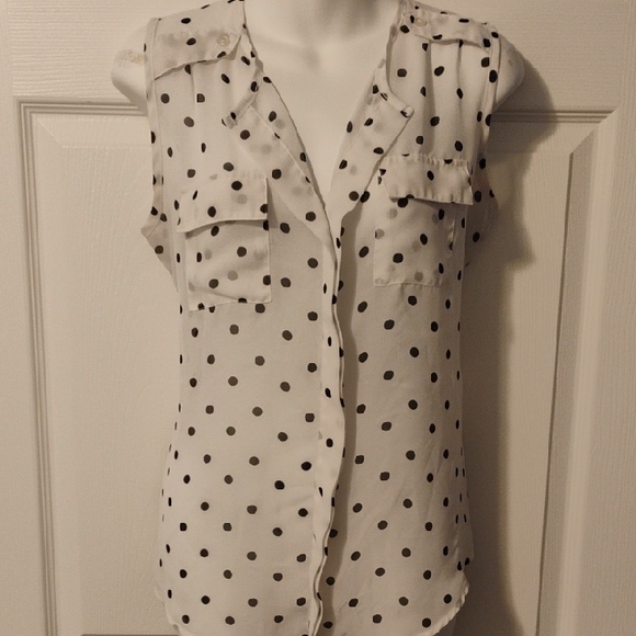 Mix & Co Tops - Elegant White Polka Dot Sleeveless Blouse